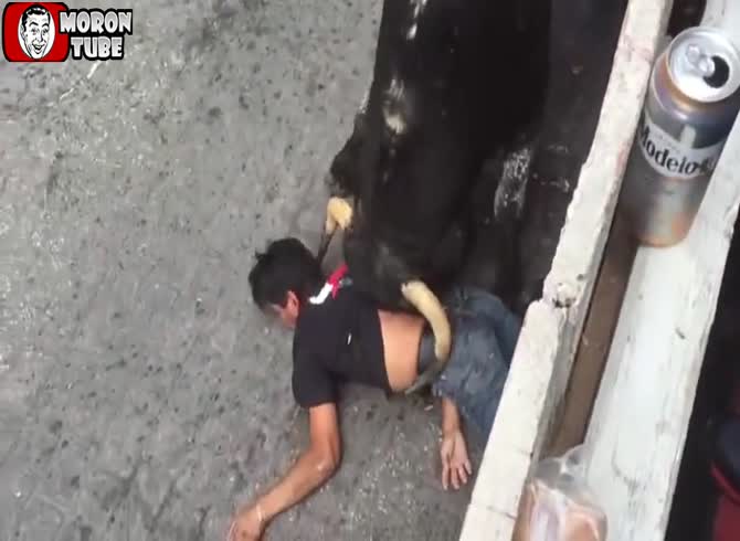 Video :During a feria, a guy is brutally gored (public cautioned)
